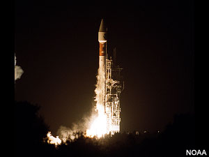 A photograph of the launch of the GOES-12 satellite on 23 July 2001